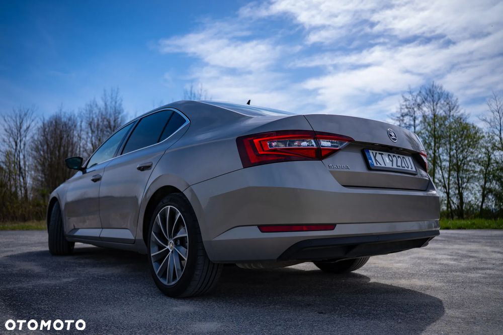 Skoda Superb 2.0 TDI L&K DSG - 15