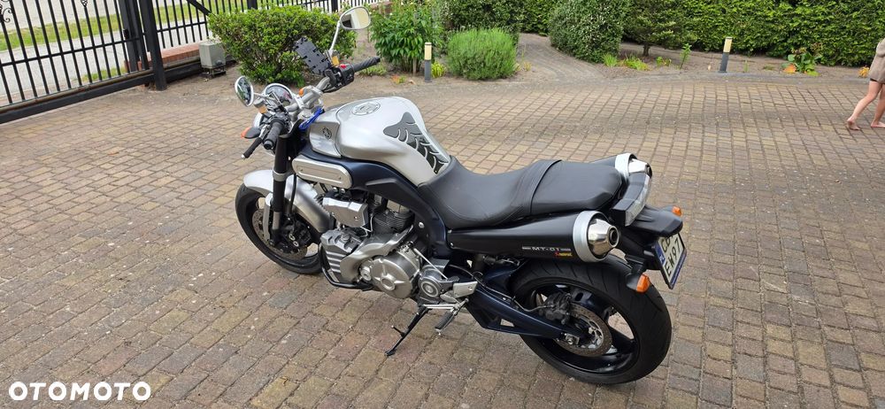 Yamaha MT - 5
