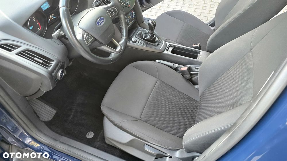 Ford Focus 1.6 Edition - 19