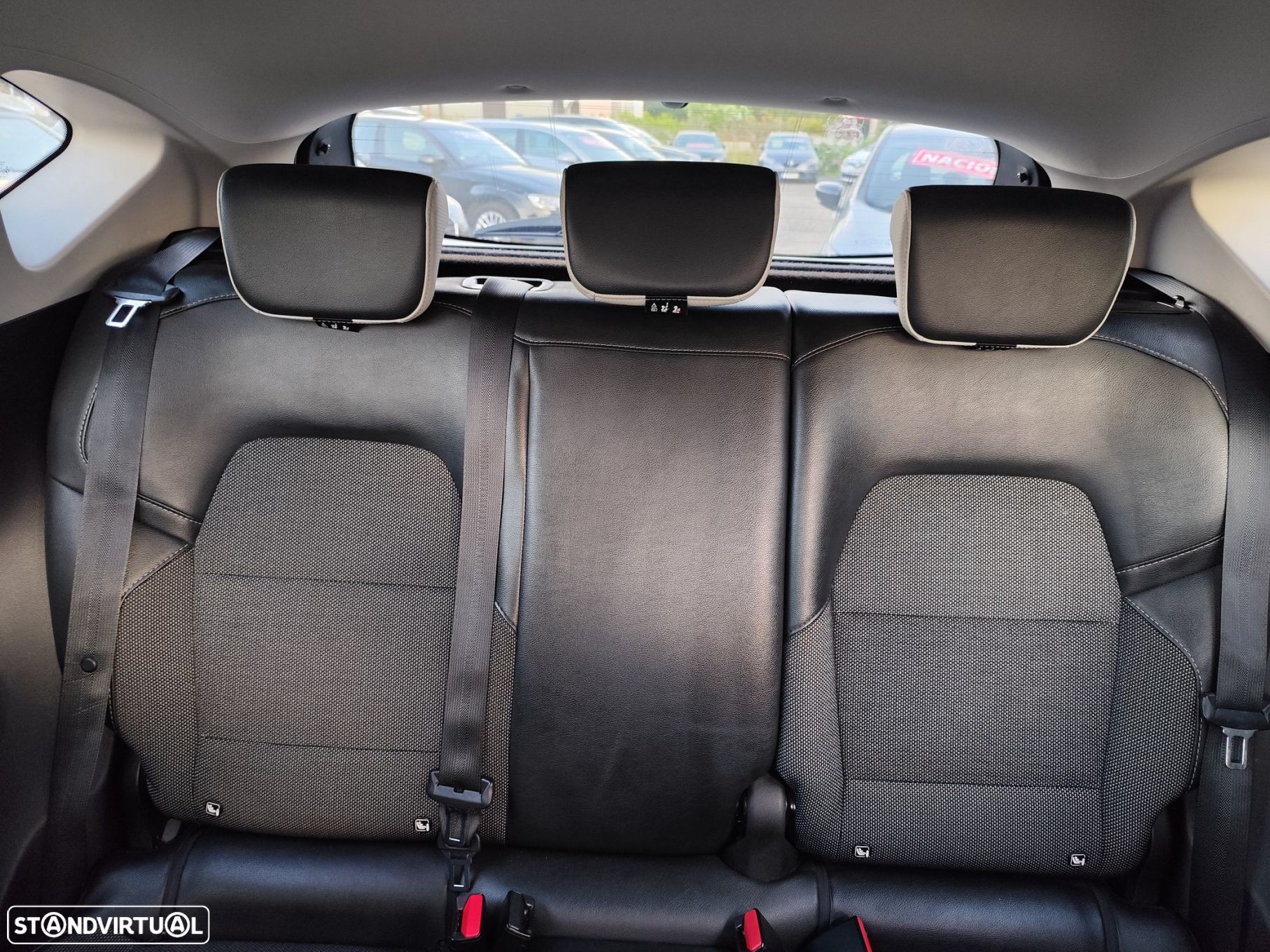 Renault Captur 1.0 TCe Techno Bi-Fuel - 26