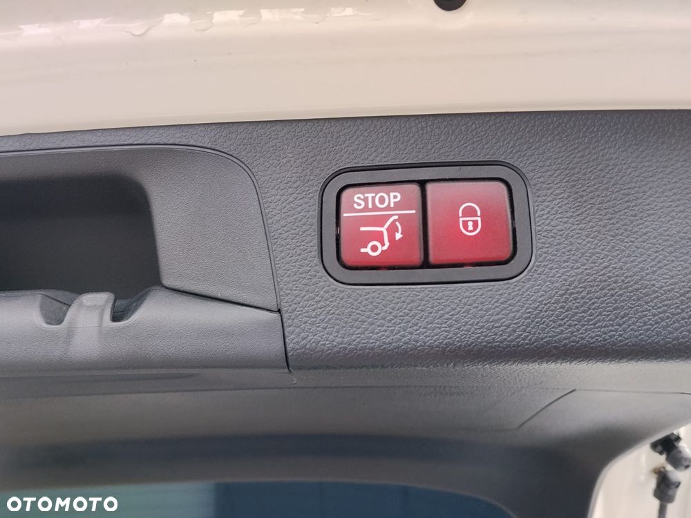 Mercedes-Benz GLC 250 4Matic 9G-TRONIC AMG Line - 7