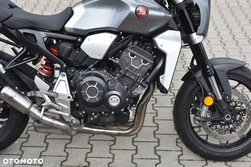 Honda CB - 11