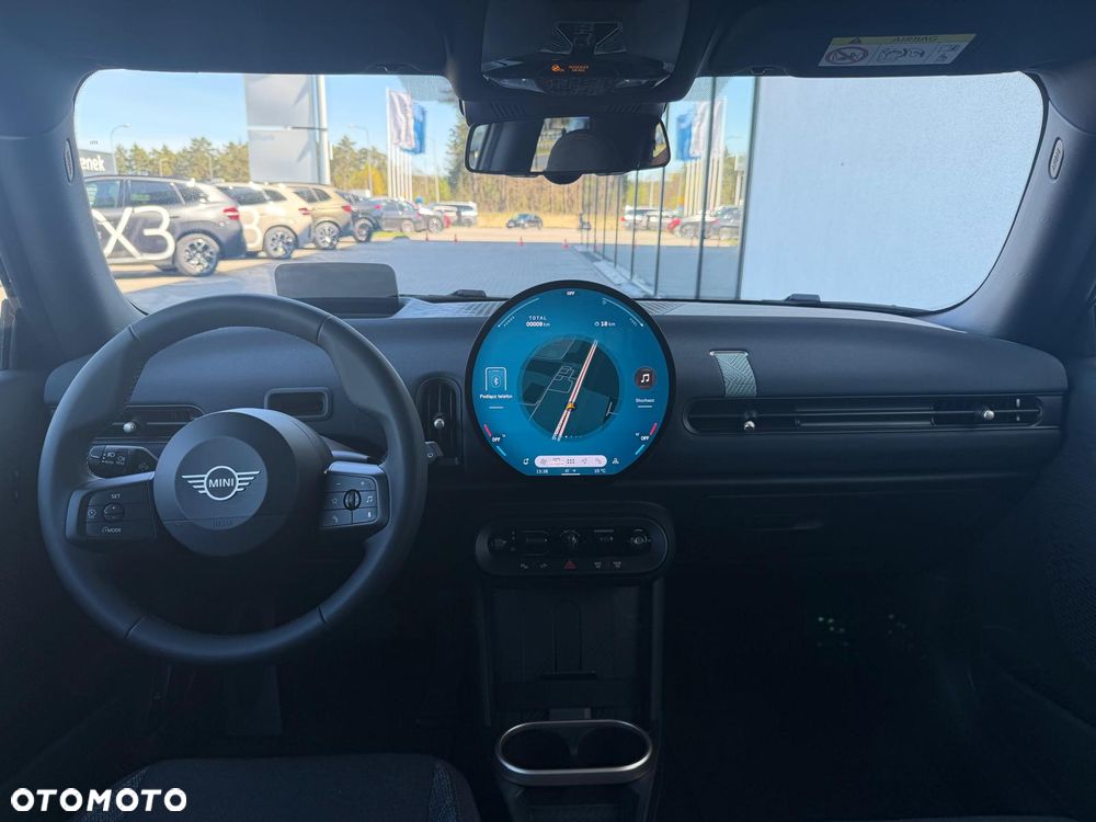 MINI Cooper C Blackyard - 7
