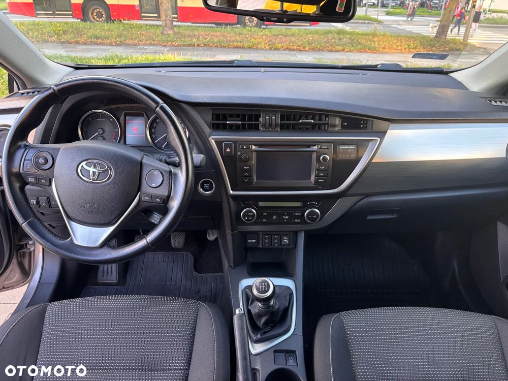 Toyota Auris 2.0 D-4D Executive - 15