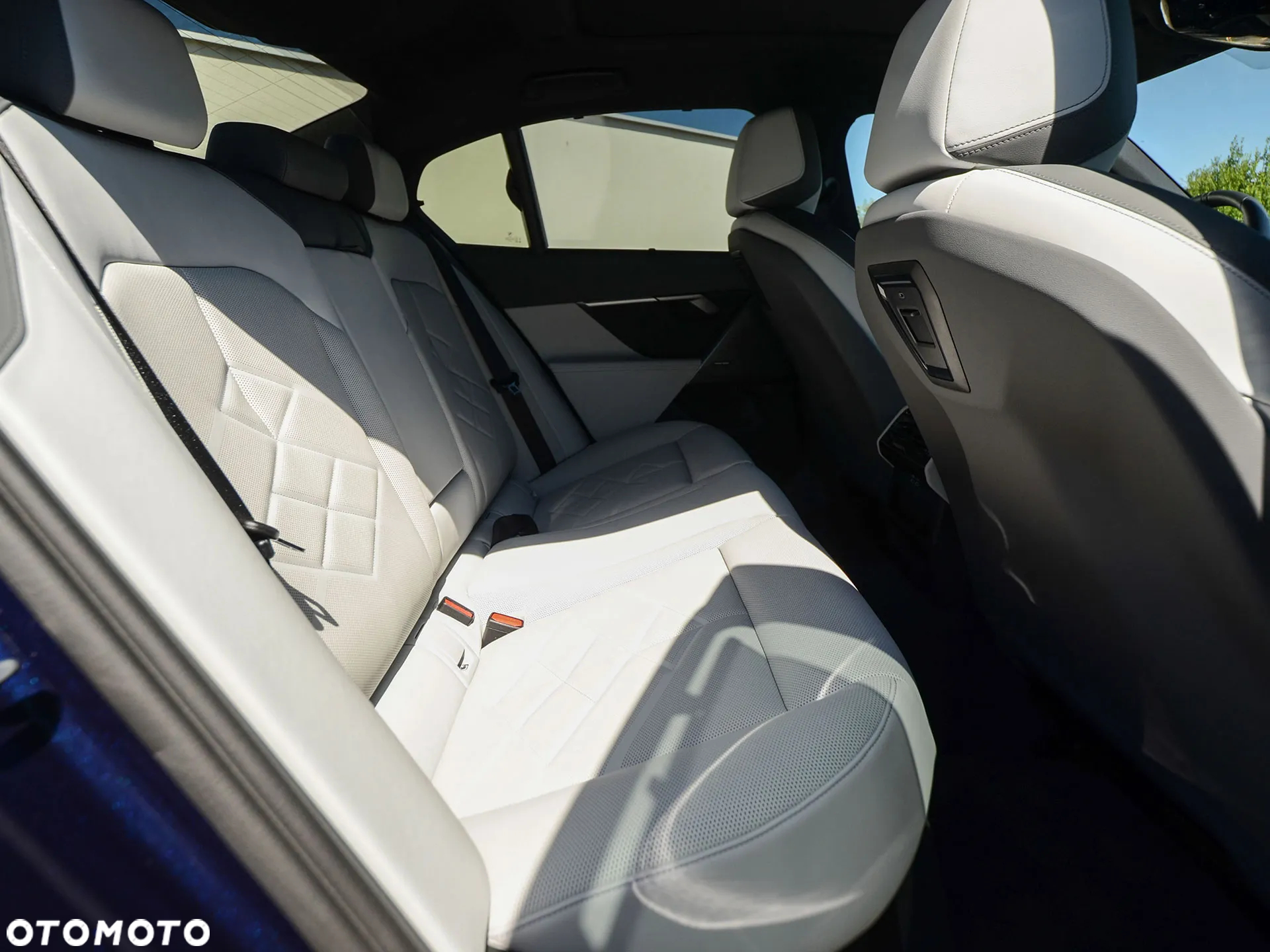 BMW Seria 5 520d xDrive - 31