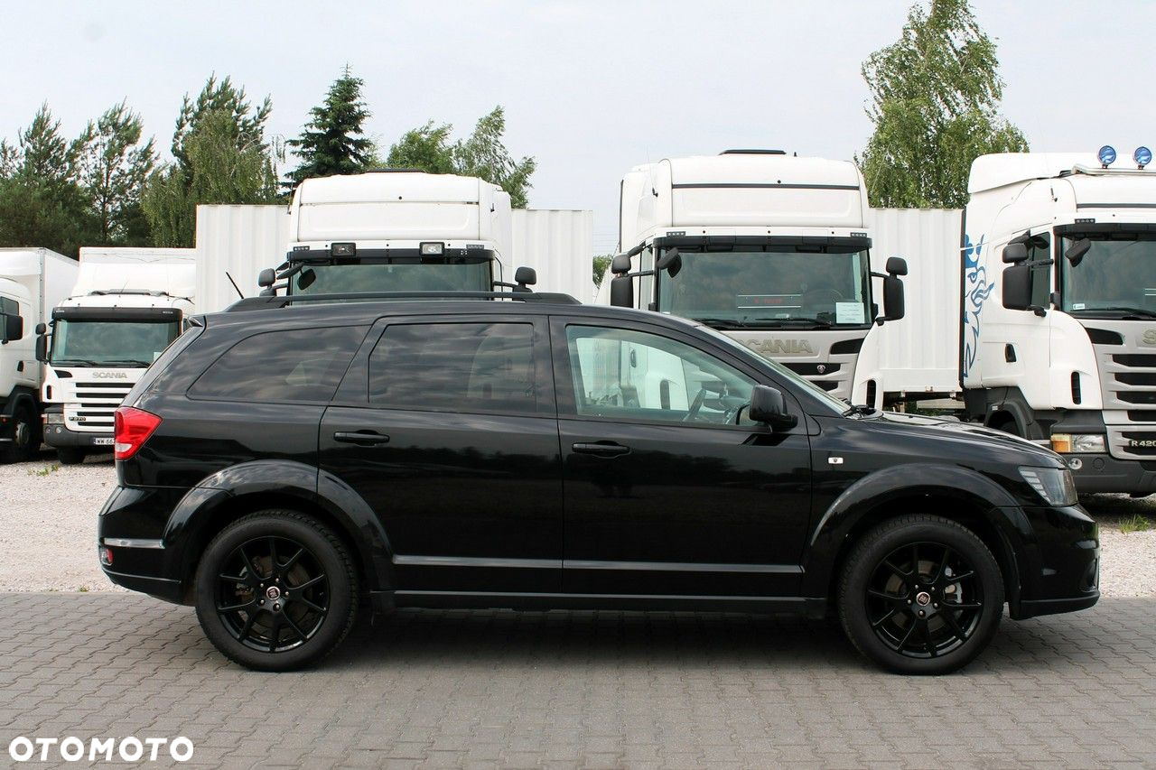 Fiat Freemont 2.0 Multijet Black Code AWD - 3