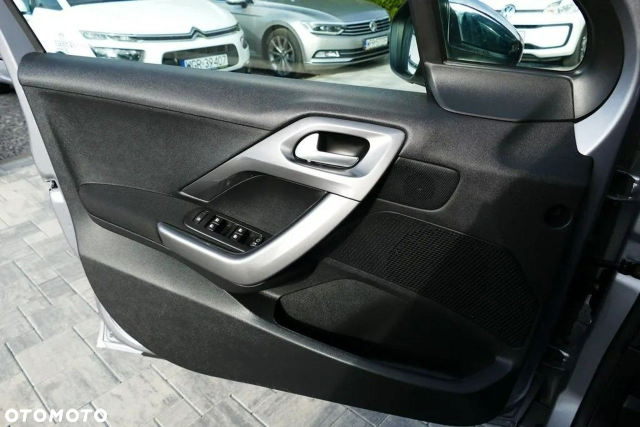Peugeot 2008 1.2 Pure Tech GPF Allure S&S - 18