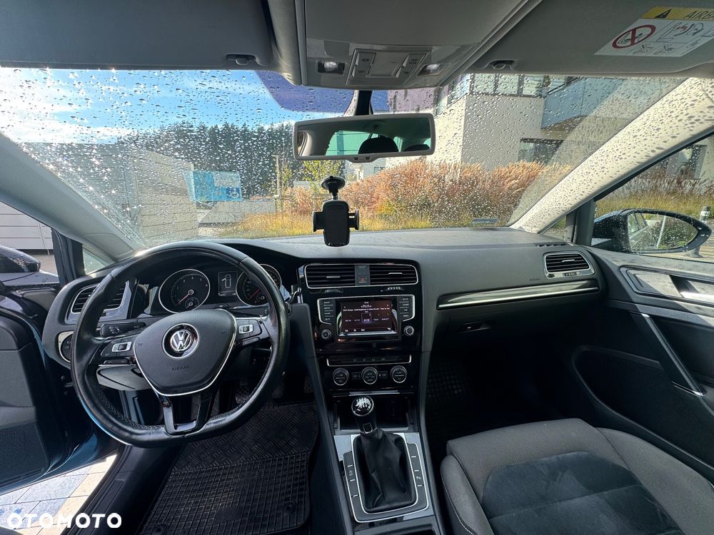 Volkswagen Golf - 16