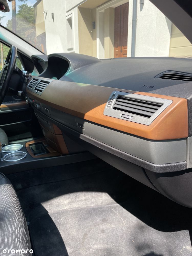 BMW Seria 7 745i - 14