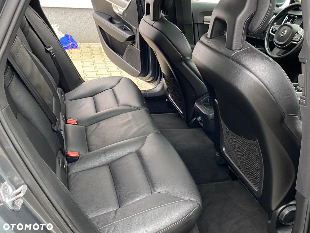 Volvo V90 D4 Momentum - 12