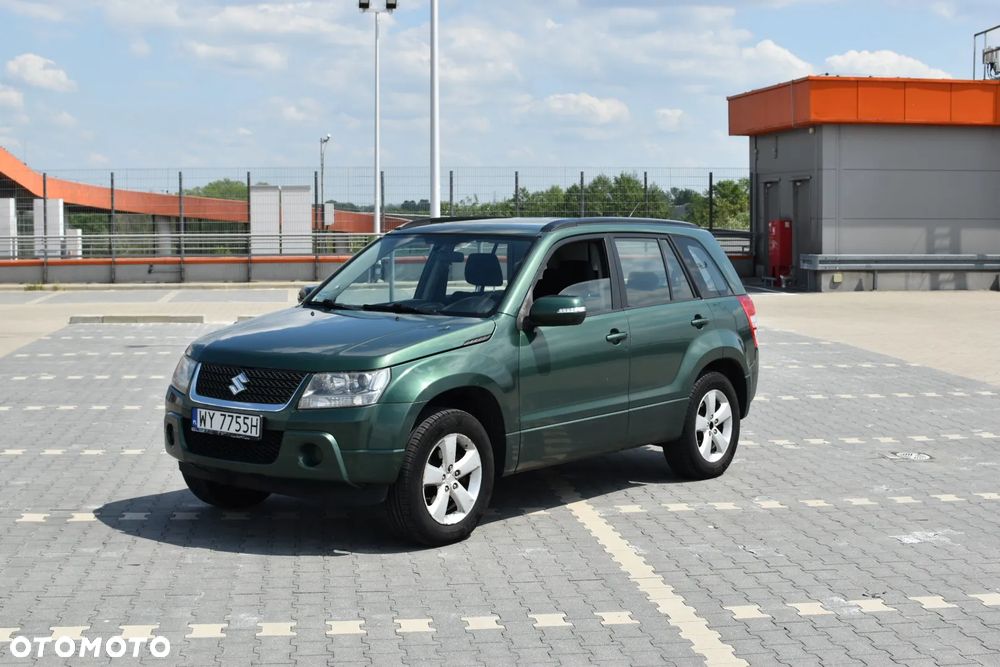 Suzuki Grand Vitara 2.0 De luxe - 24