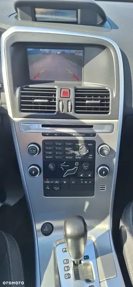 Volvo XC 60 2.4D AWD Momentum - 8