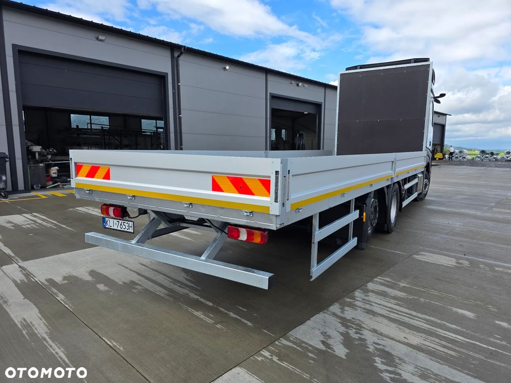 Mercedes-Benz Actros - 18