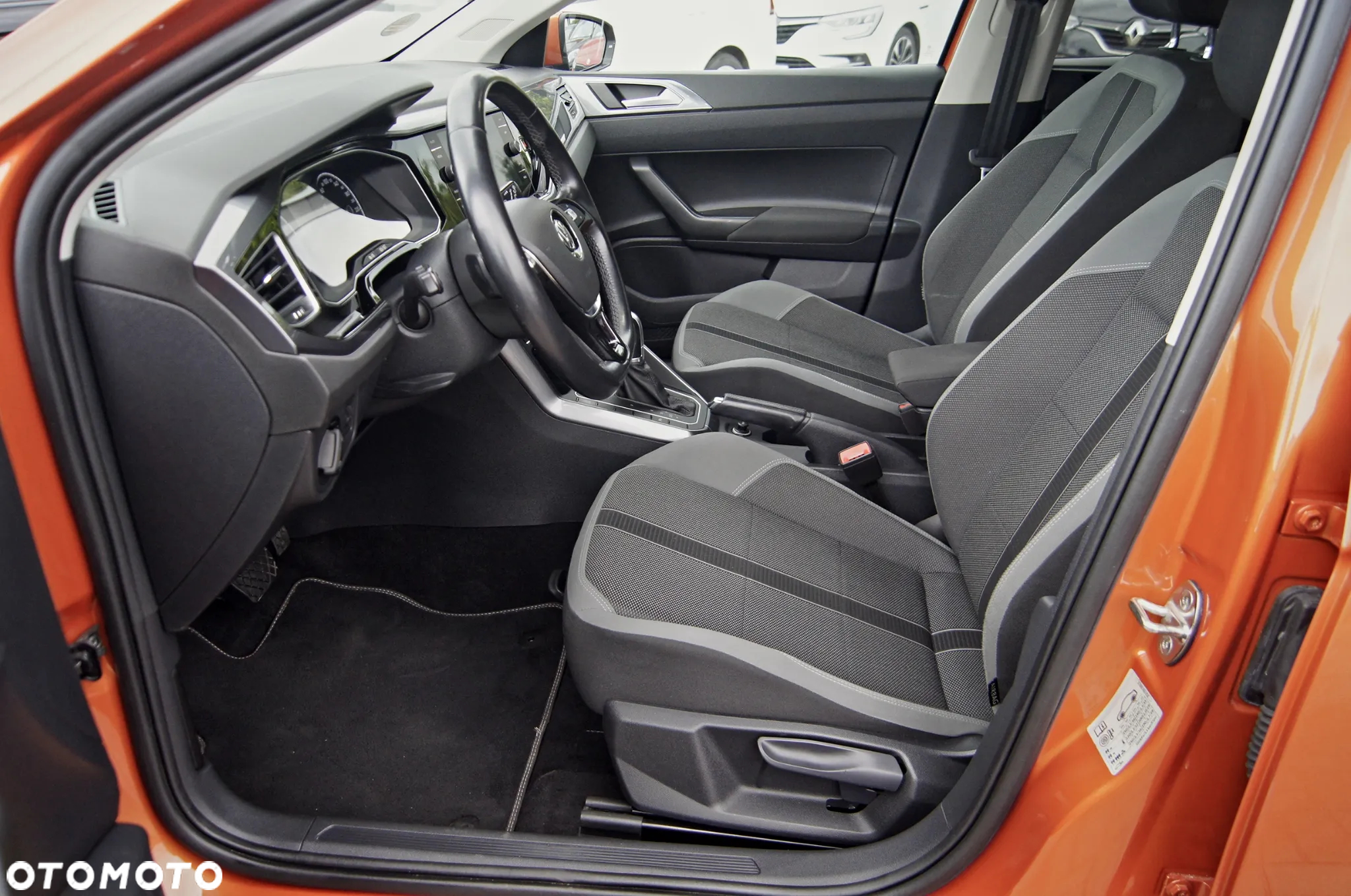 Volkswagen Polo 1.0 TSI R-Line DSG - 8