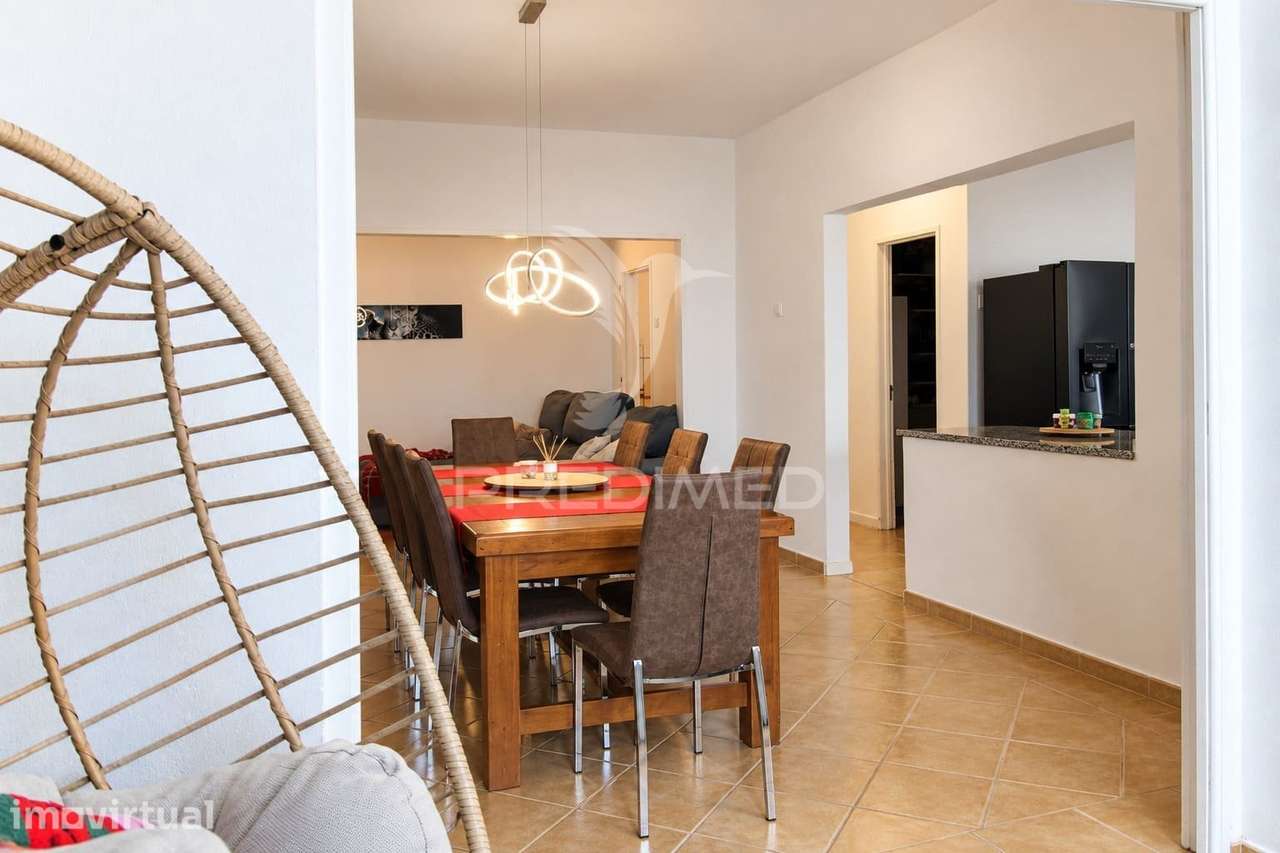 Apartamento T3 espaçoso com marquise e terraço no centro de Portimão - Grande imagem: 5/40