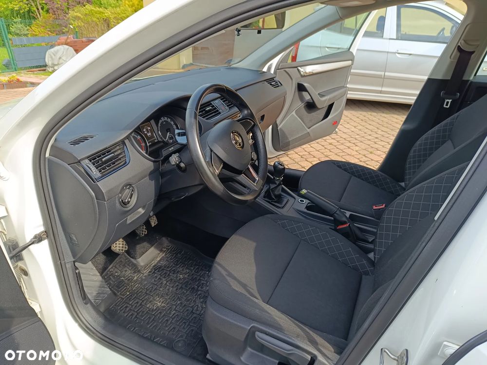 Skoda Octavia 1.2 TSI Active EU6 - 9