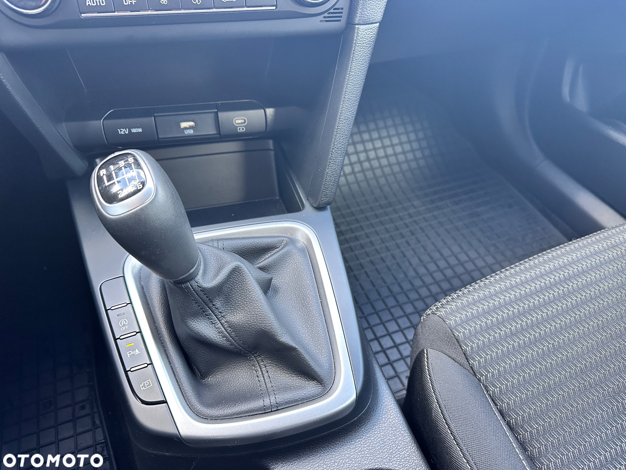 Kia Ceed 1.5 T-GDI M - 14