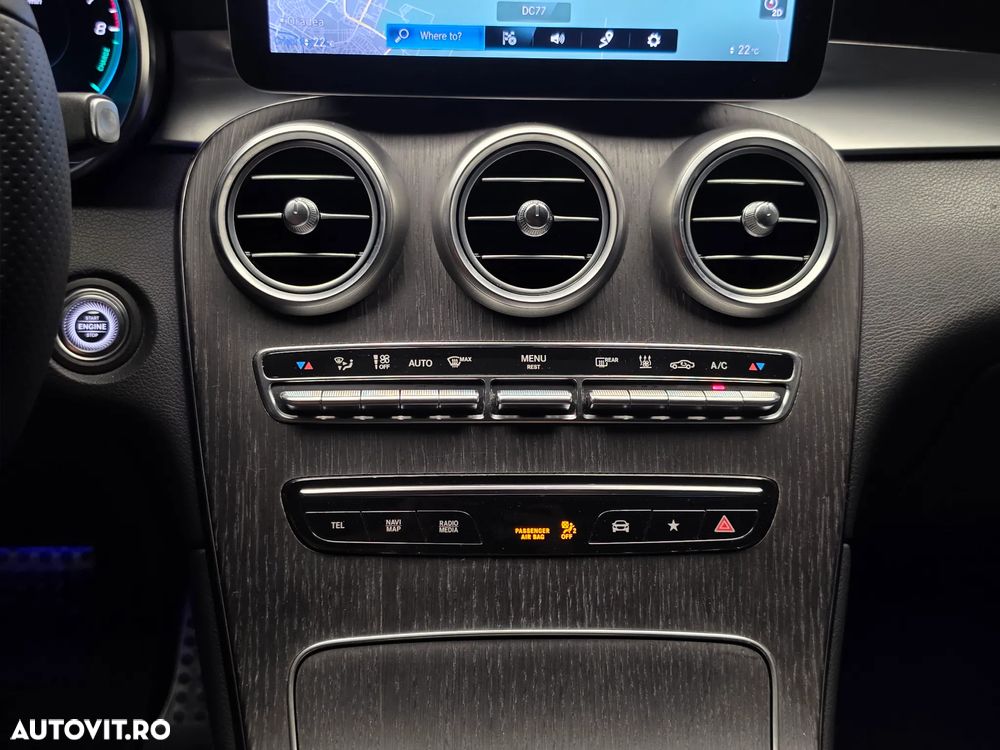 Mercedes-Benz GLC 300 e 4Matic 9G-TRONIC AMG Line Plus - 35