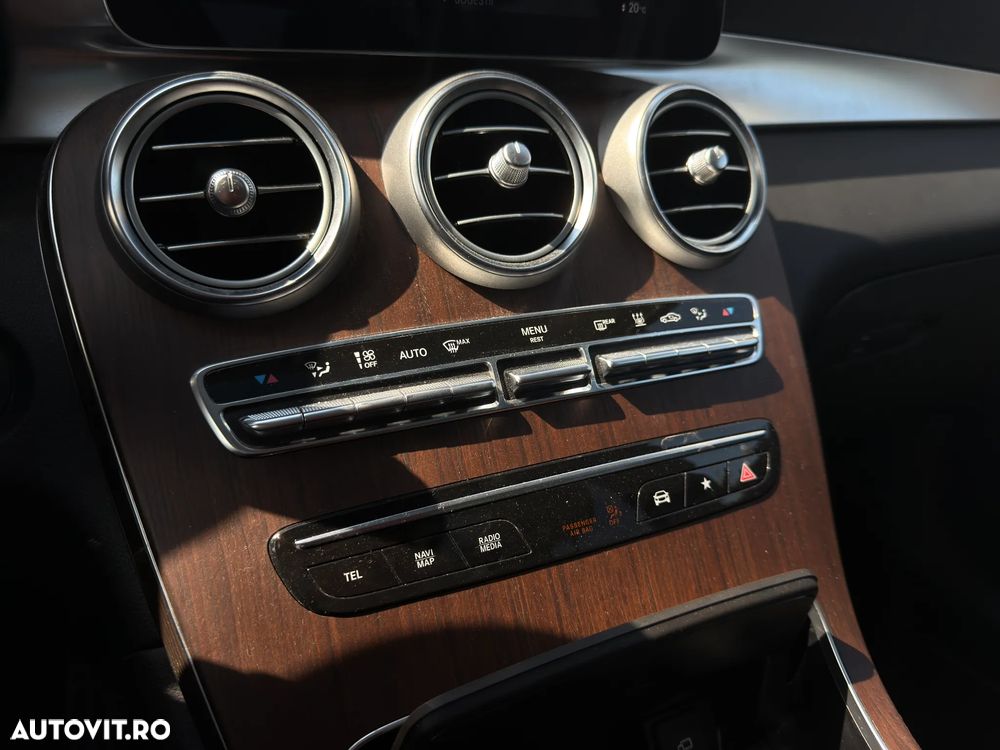 Mercedes-Benz GLC 300 e 4MATIC - 30