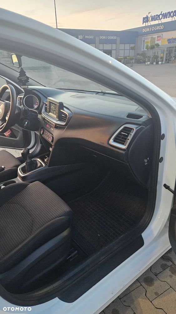 Kia Ceed 1.4 L Business Line - 18