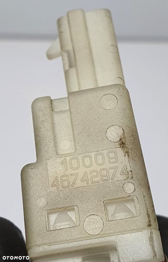 CZUJNIK ŚWIATŁA STOP STOPU FIAT PUNTO II 46742974 - 3