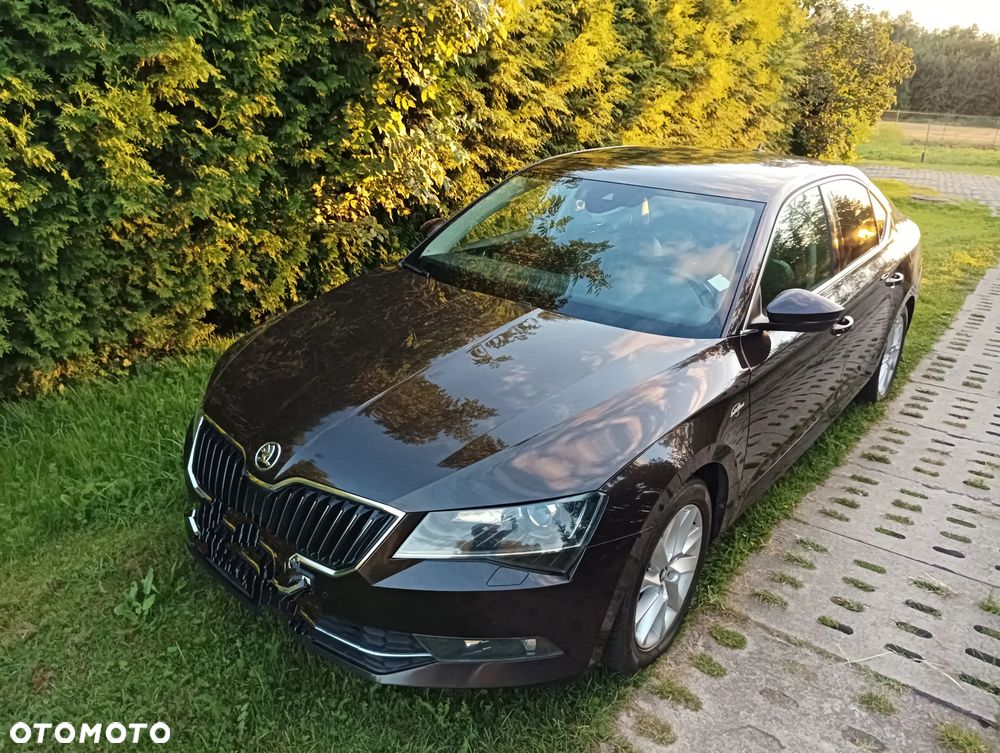 Skoda Superb 2.0 TDI L&K DSG - 2