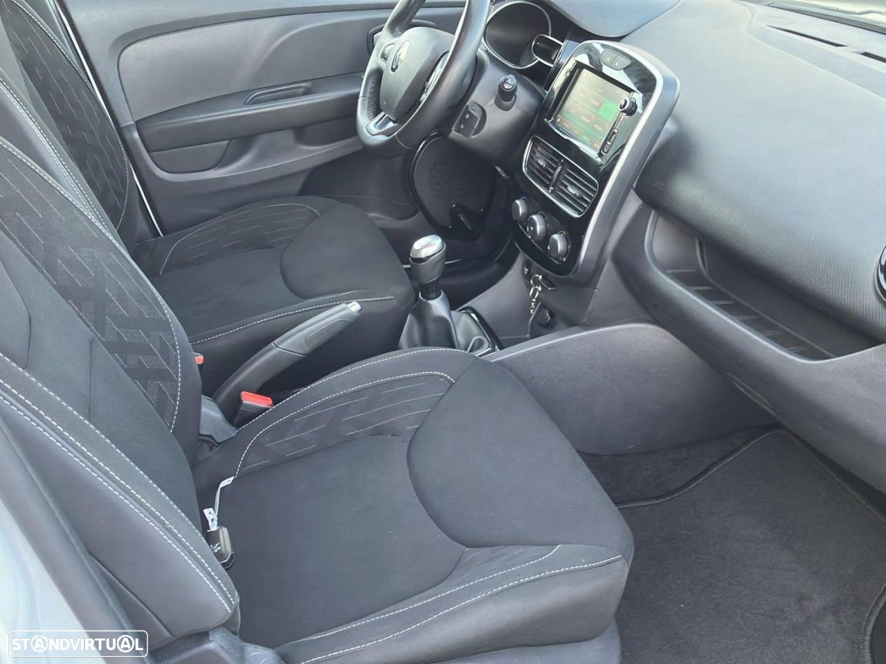 Renault Clio Sport Tourer 0.9 TCe Limited - 16