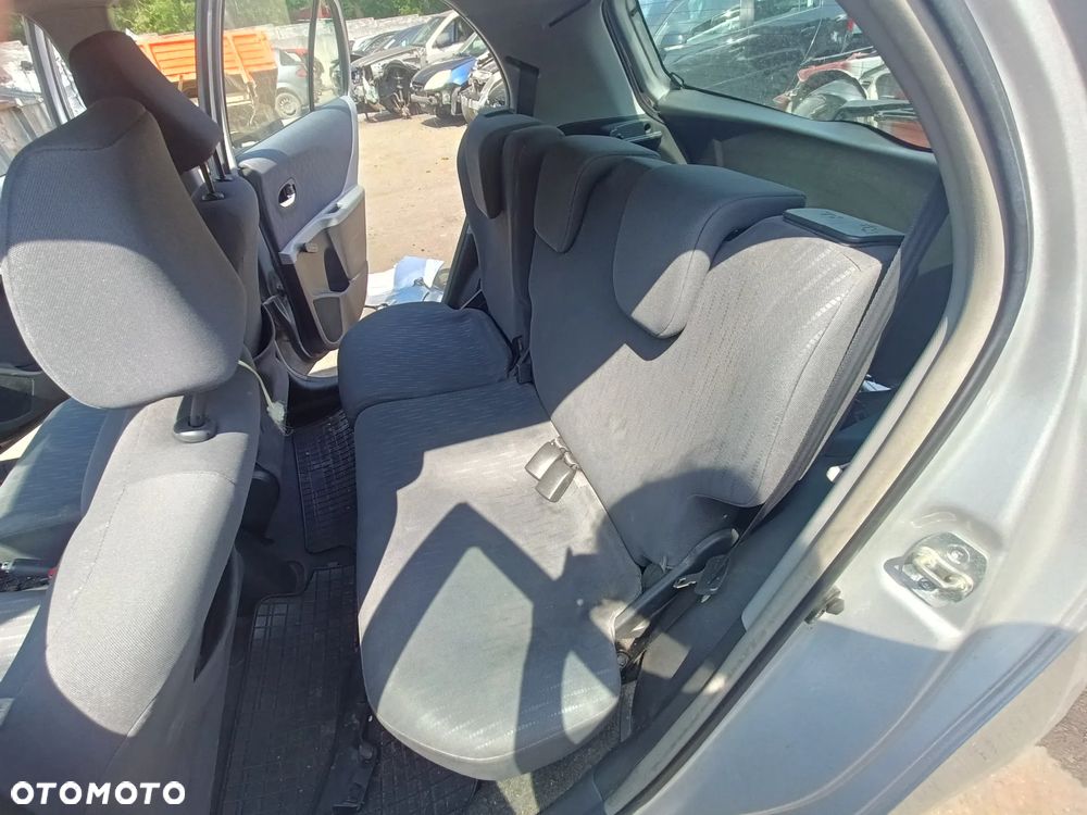 TOYOTA YARIS II 05-11 LIFT 2009 r. 5D HB fotel kierowcy i pasażera + kanapa tylna * - 7