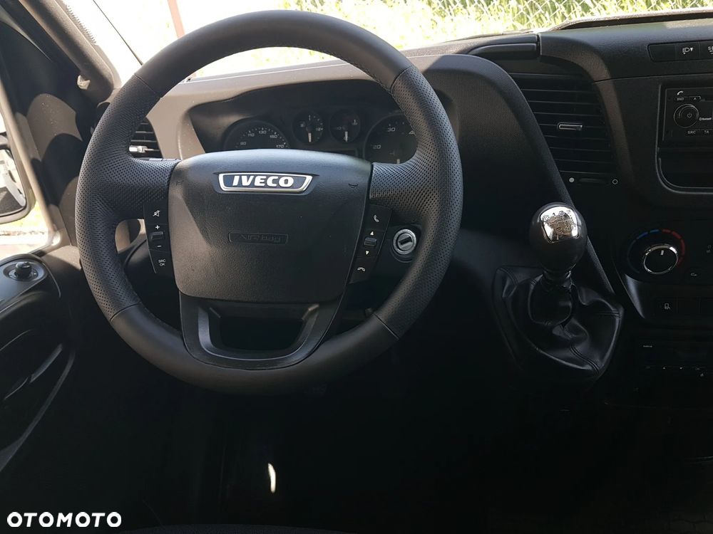 Iveco 70C18 KONTENER ROLETY BOK DO TRANSPORTU WODY 3,23x2,21x1,86 KLIMA DMC 7000KG RAMA PODWOZIE - 26