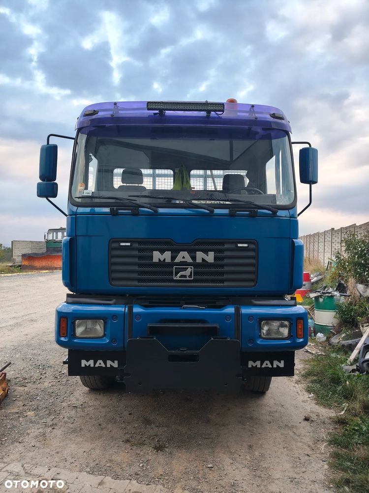 MAN F2000