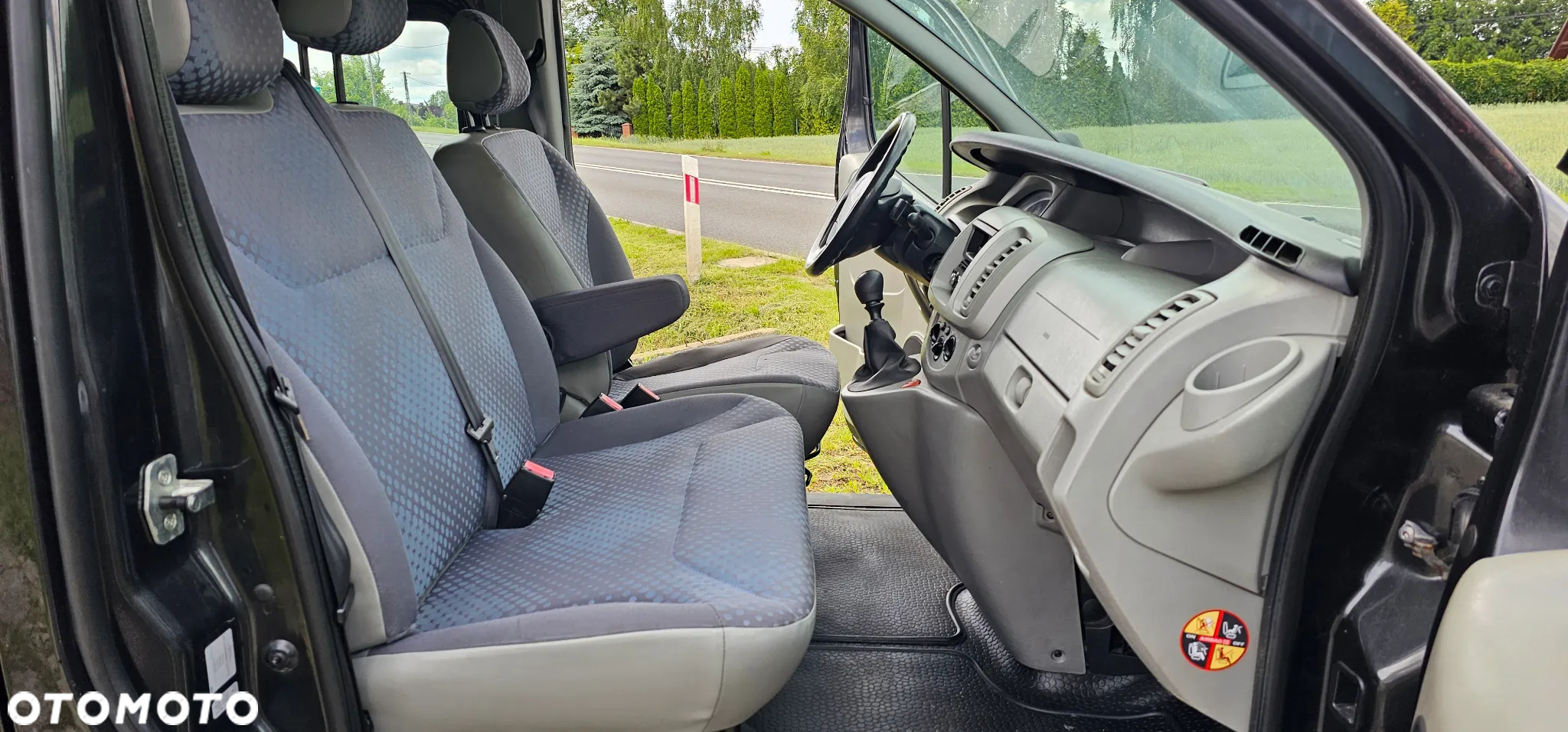 Renault Trafic 2.0 dCi 115 FAP Passenger Black Edition - 11