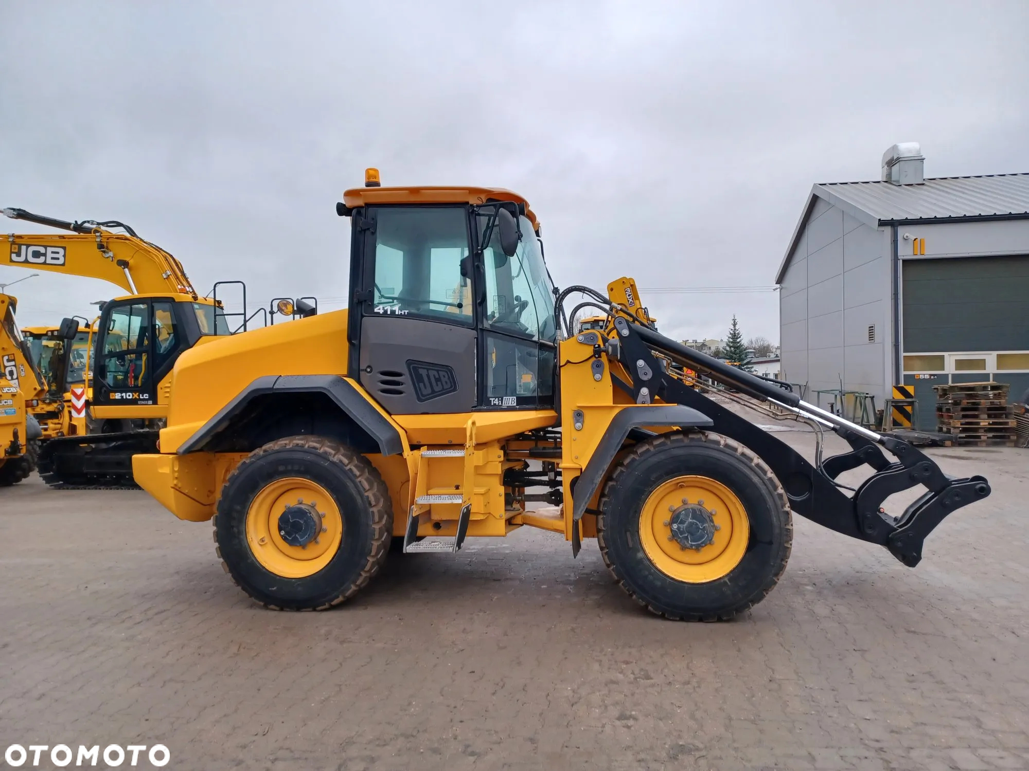 JCB 411 - 3