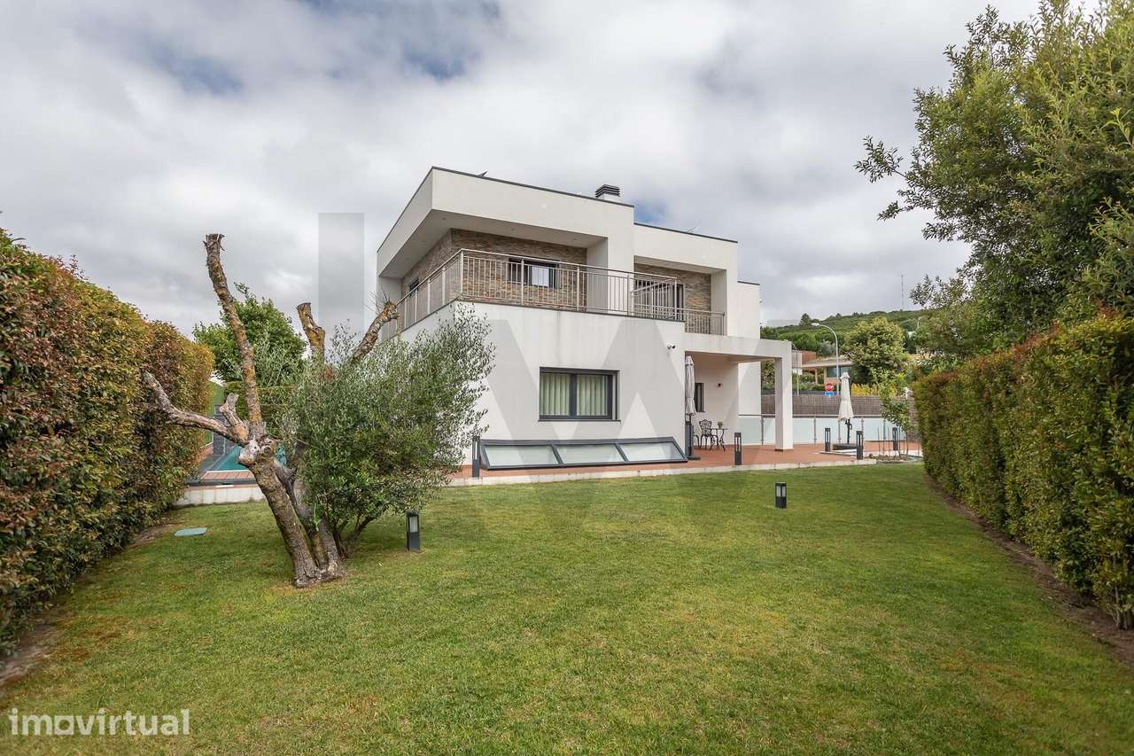 Moradia Contemporânea de Luxo na Urbanização Vila Utopia – Carnaxide, - Grande imagem: 4/60
