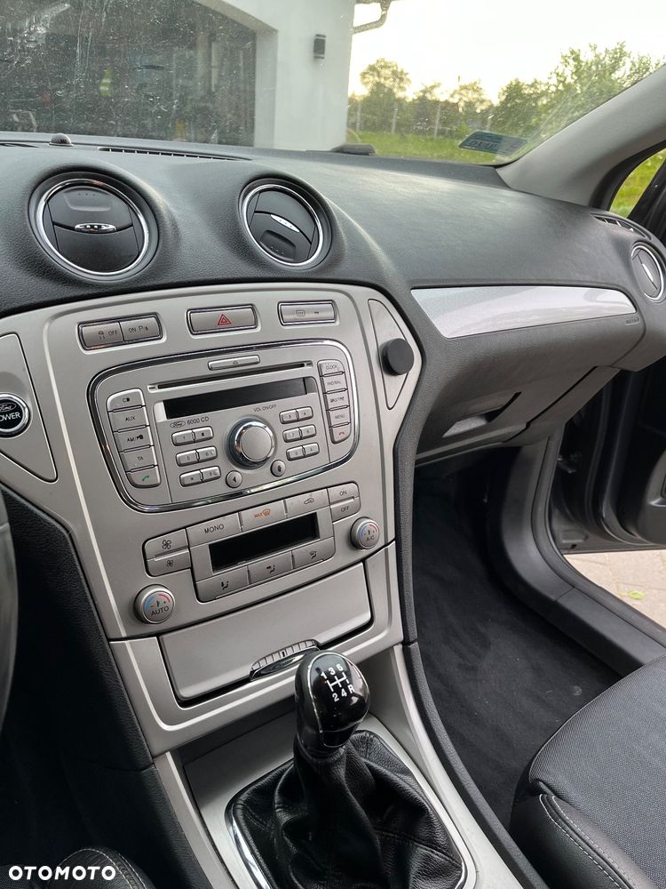 Ford Mondeo 2.0 Ambiente - 6