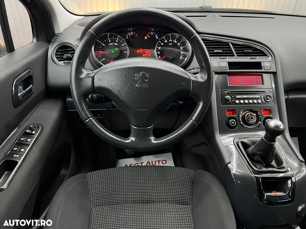 Peugeot 5008 - 8