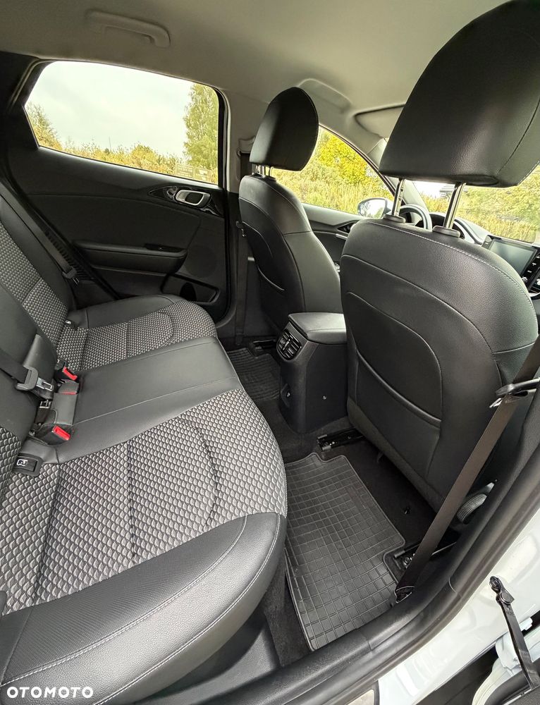 Kia XCeed - 33