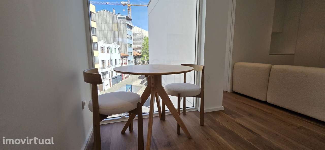 T1 Novo e Moderno – A 10m do Metro Faria Guimarães, Porto - Grande imagem: 5/17