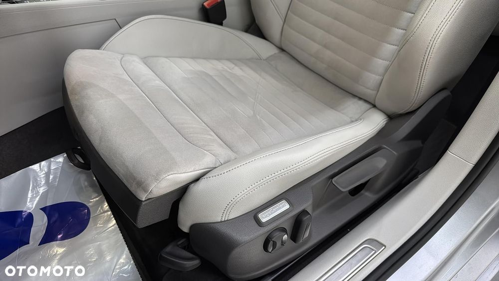 Volkswagen Passat Variant 2.0 TDI EVO Elegance DSG - 14
