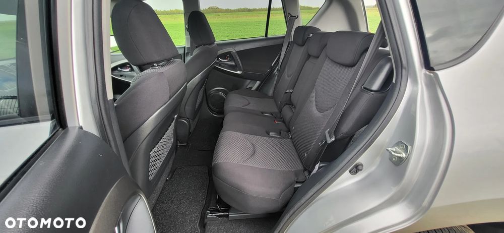 Toyota RAV4 2.0 4x4 Travel - 13