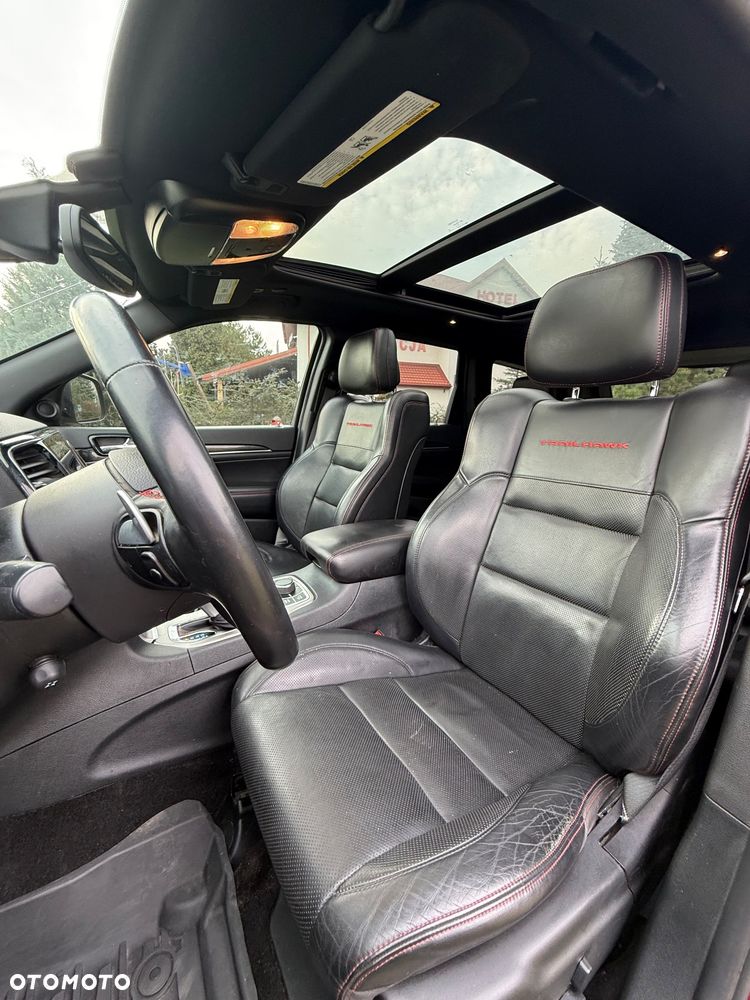 Jeep Grand Cherokee - 25