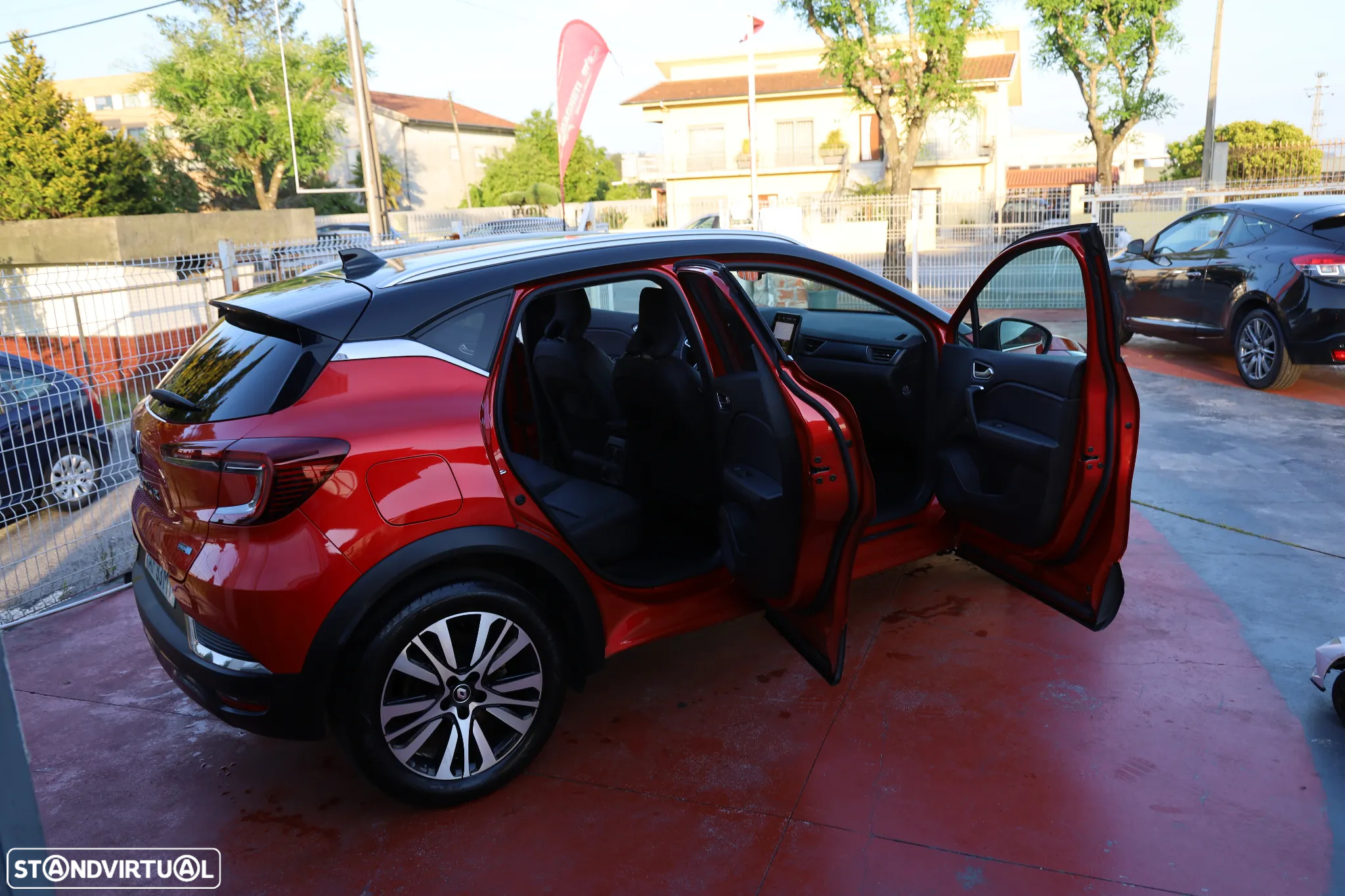 Renault Captur 1.6 E-Tech Plug-In Initiale Paris - 36