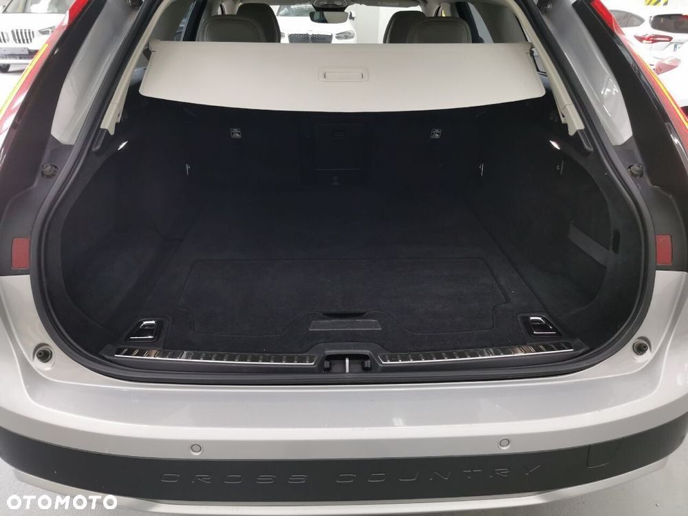 Volvo V90 Cross Country - 8