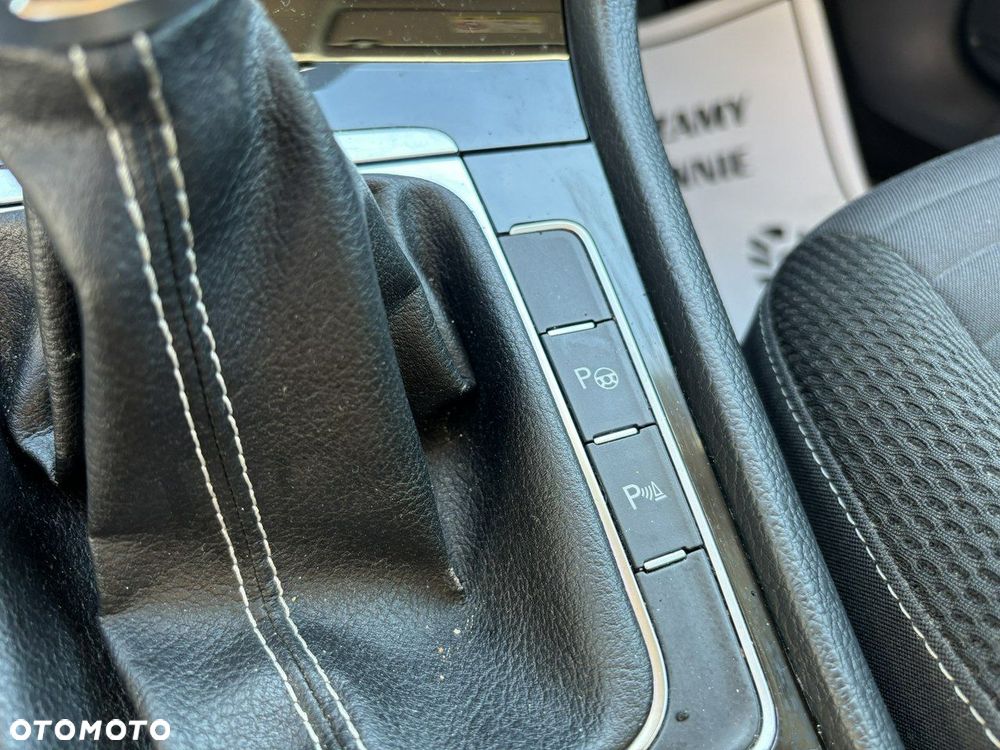 Volkswagen Golf 2.0 TDI BlueMotion Technology Cup - 21