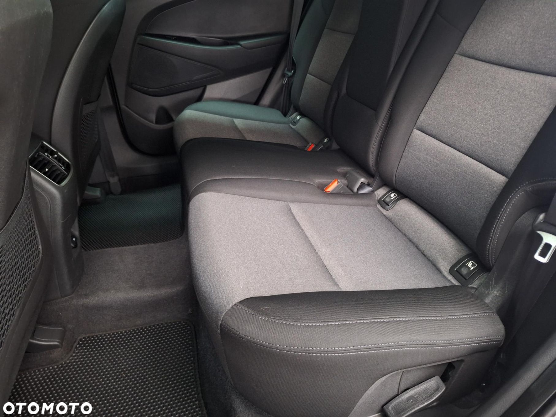 Hyundai Tucson 1.6 T-GDi Comfort 2WD - 24