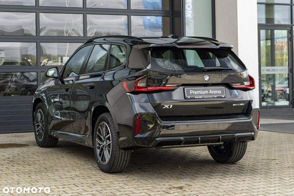 BMW X1 sDrive18i - 11