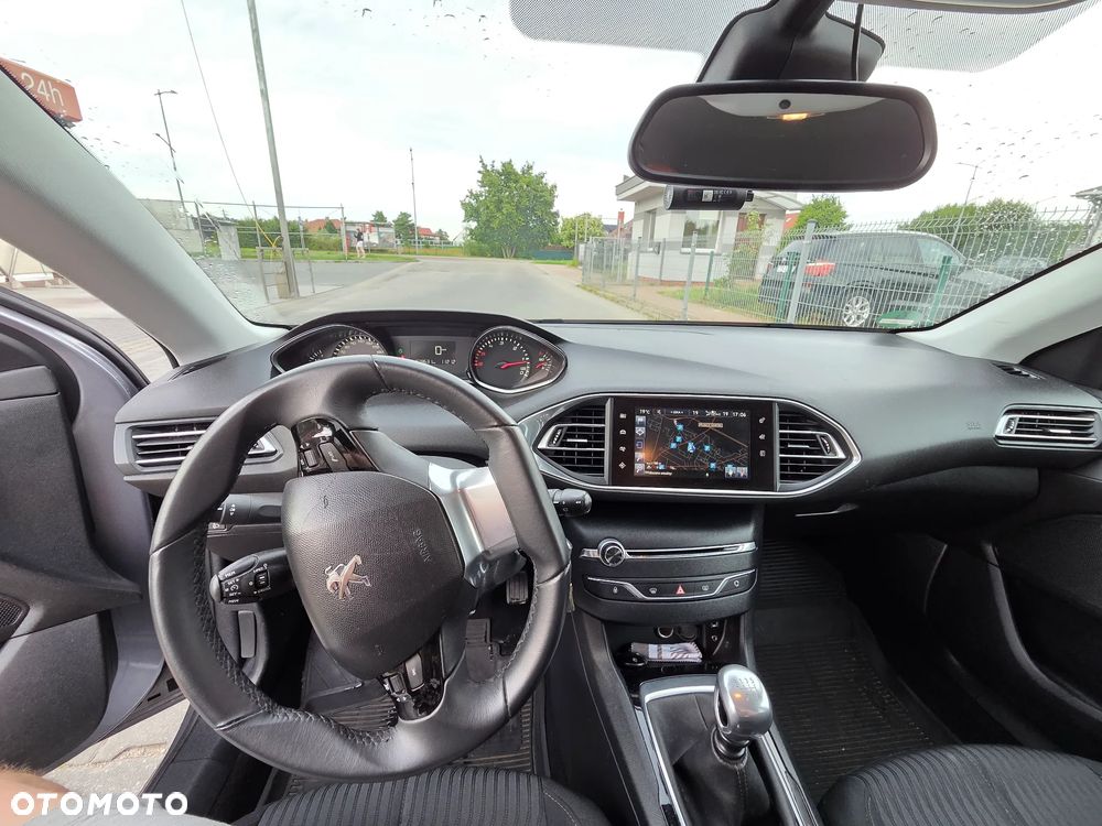 Peugeot 308 1.6 BlueHDi Allure S&S - 12