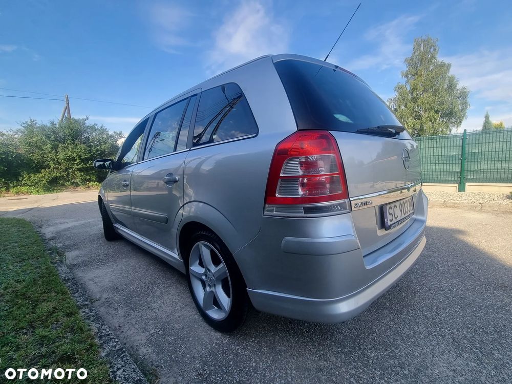 Opel Zafira 1.8 Cosmo - 11