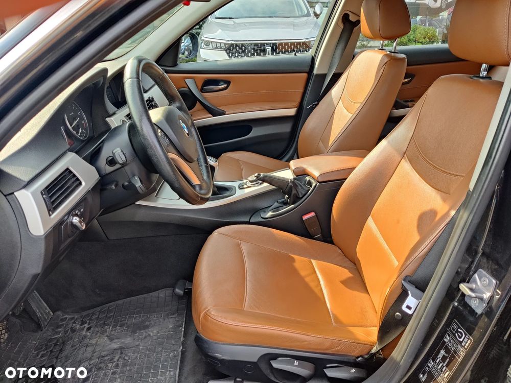 BMW Seria 3 320i Edition Exclusive - 12