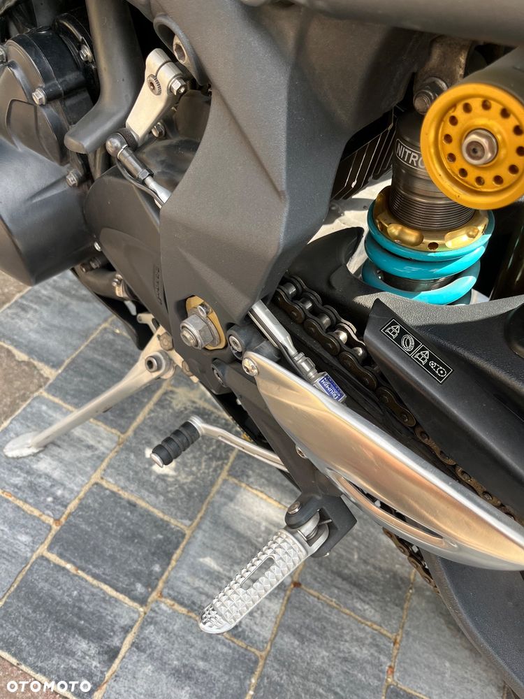 Triumph Street Triple - 12