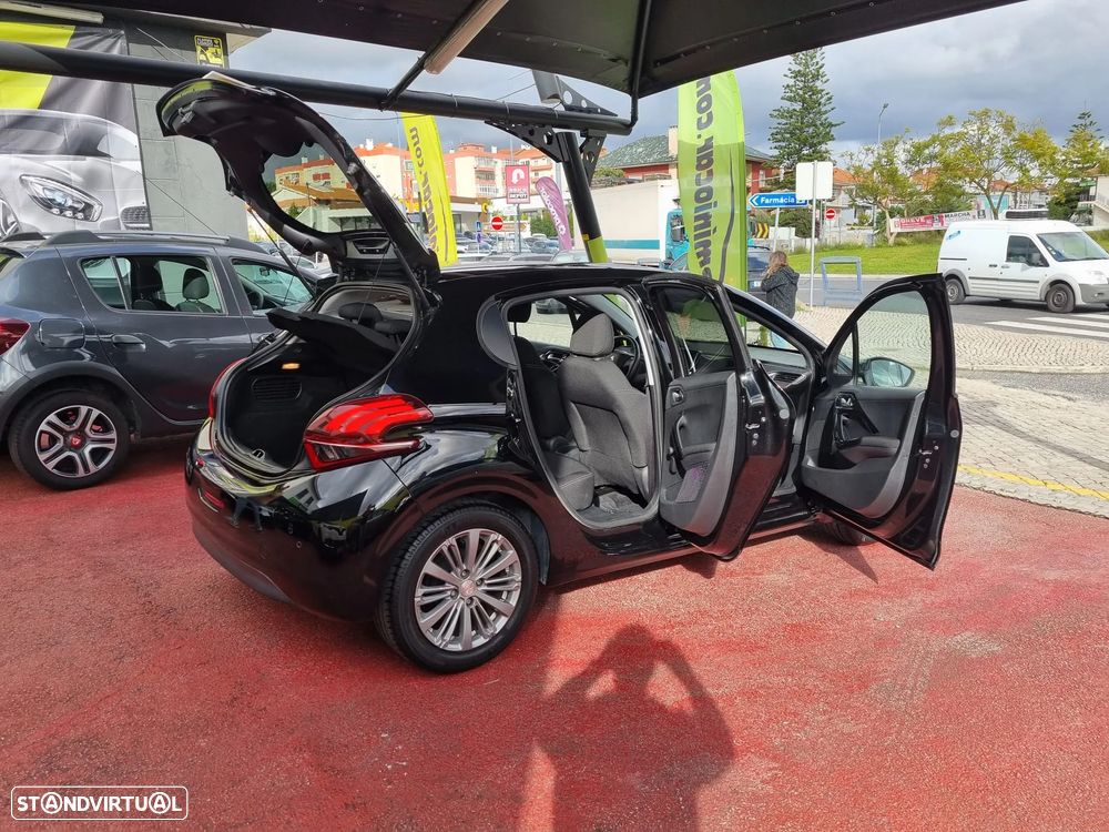 Peugeot 208 1.2 PureTech Style - 18